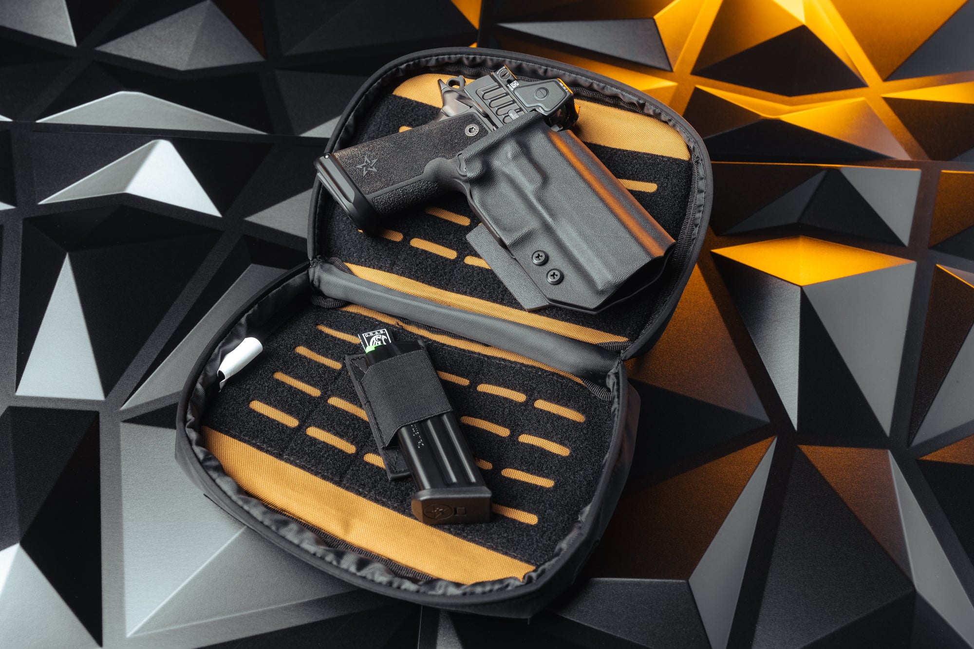 grab gear Renegade Large Blackout
